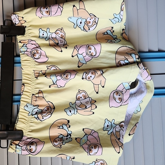 Weekend Edition Women's Sloth Pajama Set - Picture 7 of 10